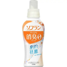 LION Soflan Premium Deodorizer кондиціонер для білизни, аромат квіткове мило, 510 мл
