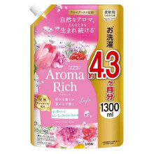 LION Soflan Aroma Rich Layla парфюмированный кондиционер для белья, аромат сладкого букета, запасной блок 1300 мл